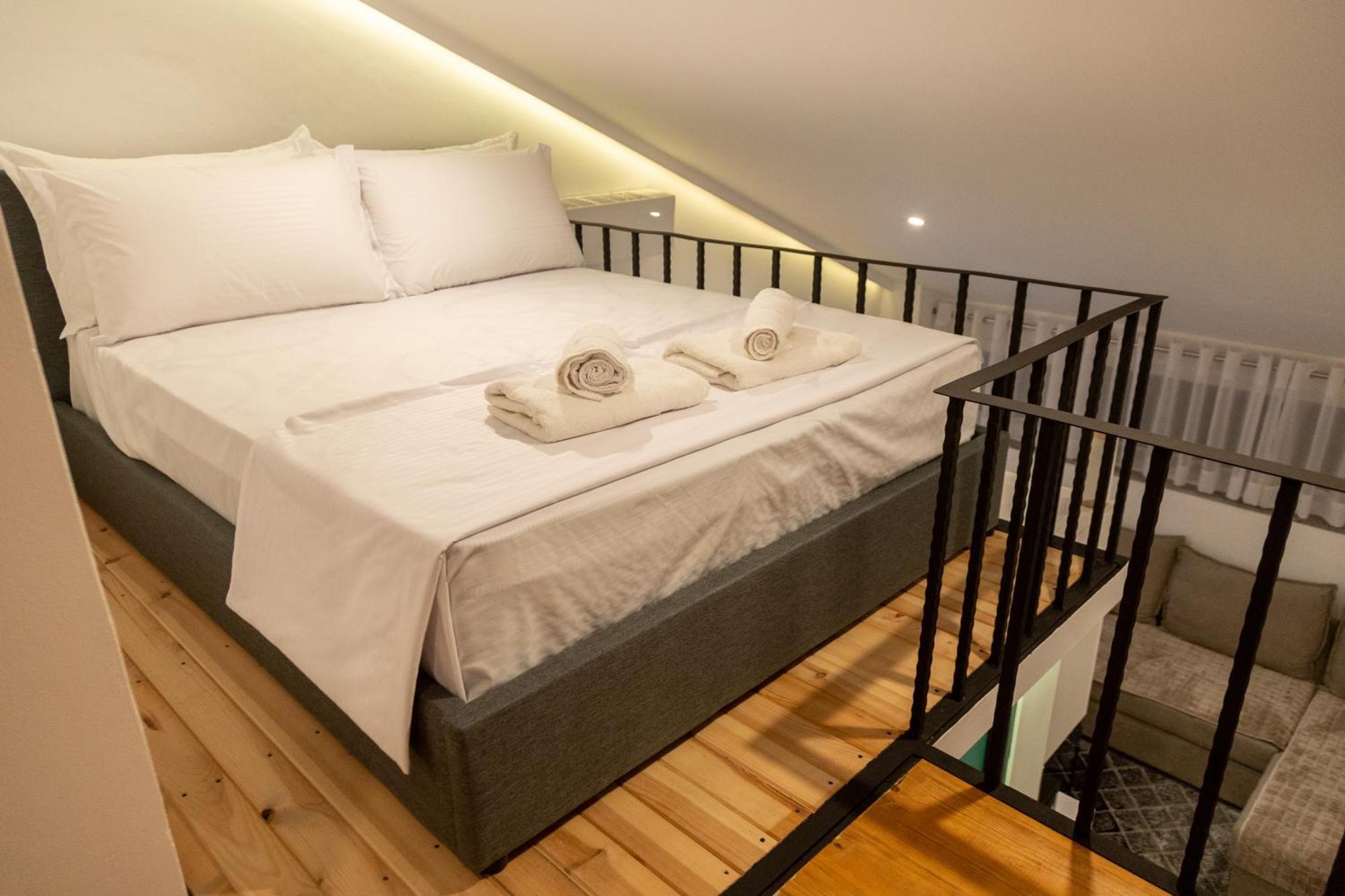 Cozy Loft-Blloku Downtown Hotel Tirana Kültér fotó